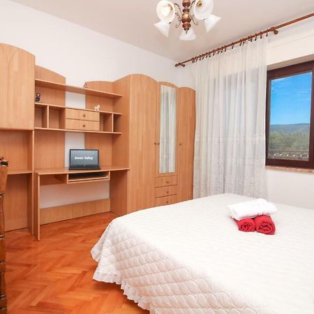 Apartament Green Valley Омиш Экстерьер фото