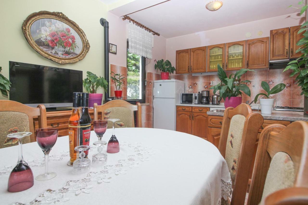 Apartament Green Valley Омиш Экстерьер фото