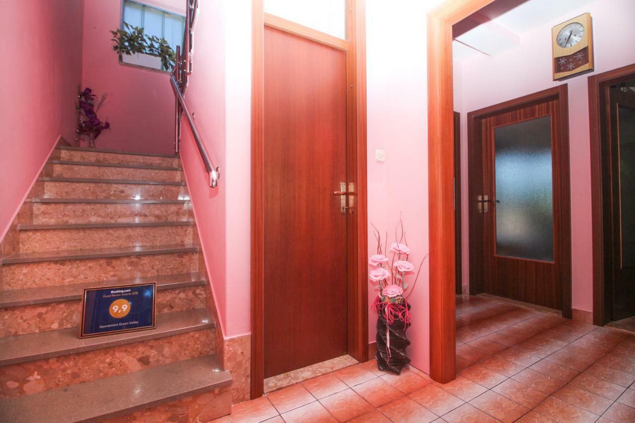 Apartament Green Valley Омиш Экстерьер фото